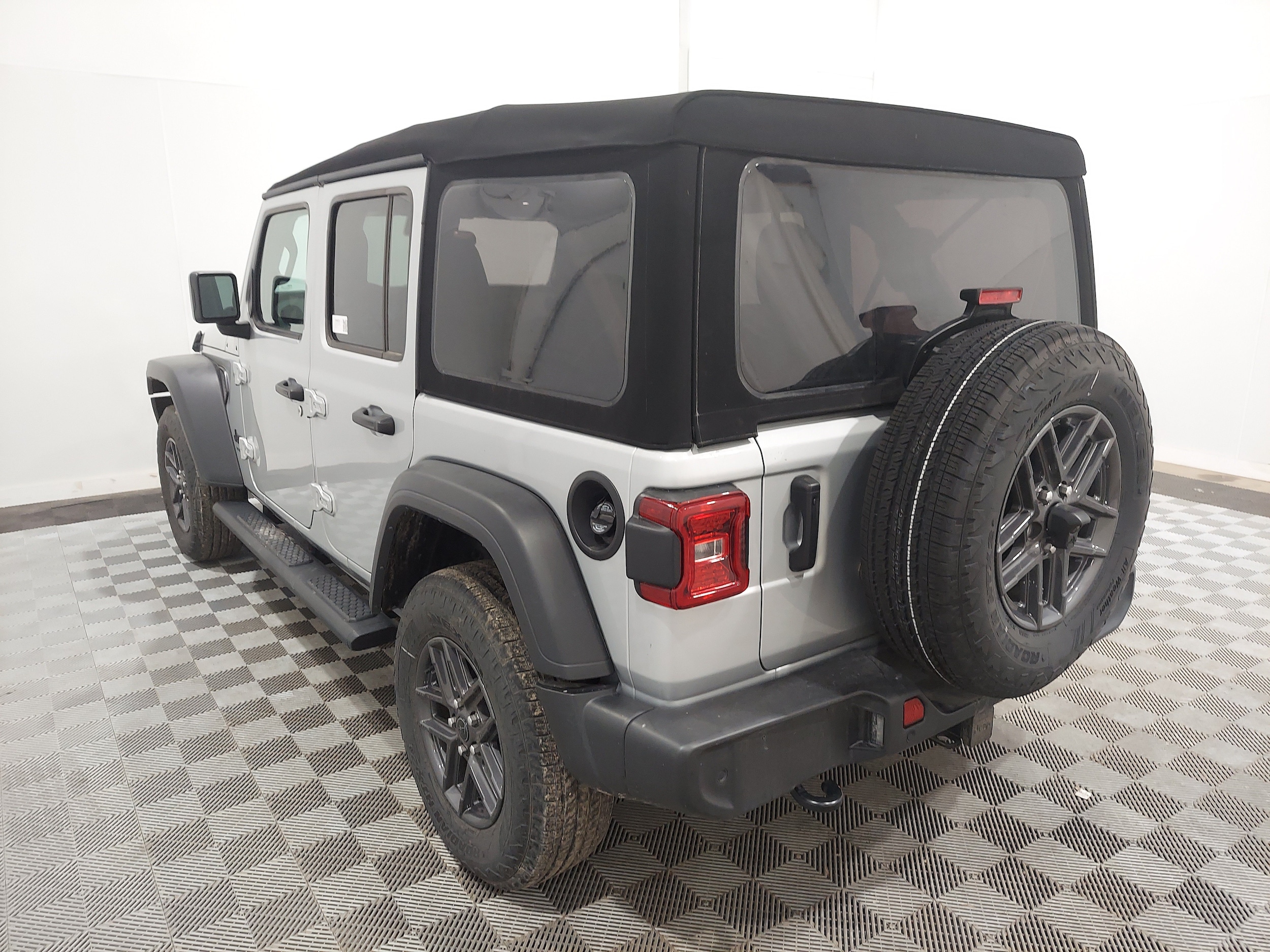 jeep wrangler 4-door 2024 1C4PJXDG1RW318828 image jeep wrangler 4-door 2024 1C4PJXDG1RW318828 image